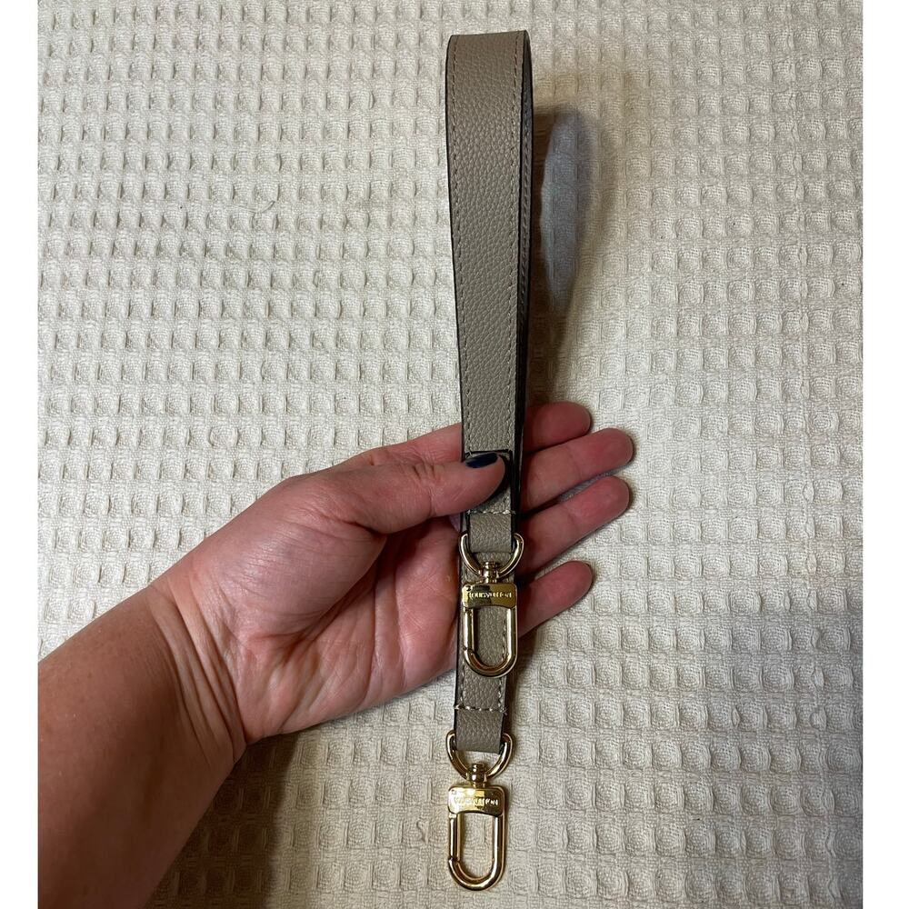 Louis Vuitton Beige/ Dune Short Bag Strap W/ Gold Clasp 21 Inch - Picture 3 of 11